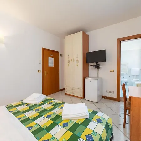 Nuova Aurora Bed & Breakfast *