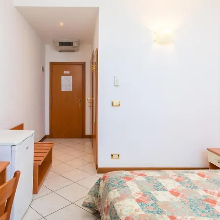 Nuova Aurora Bed & Breakfast *
