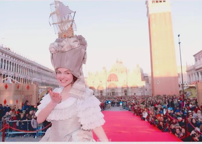 New Aurora Venice مارغيرا